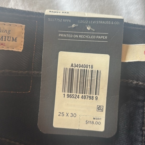 NWT Levi’s Baggy Dad Jeans, ripped black - Picture 4 of 6